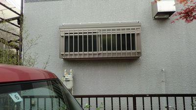さいたま市の総合リフォーム（株）上武の施工事例：庇と出窓＋アプローチ